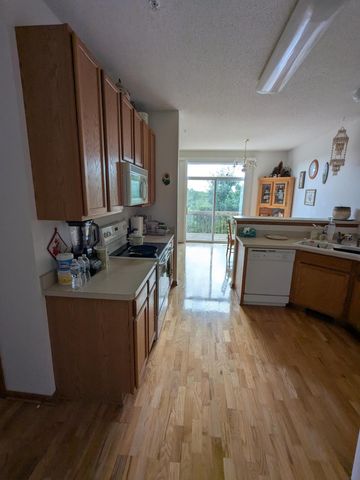 5215 Holly LA N 2403, Plymouth, MN 55446