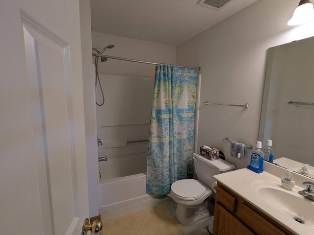 5215 Holly LA N 2403, Plymouth, MN 55446