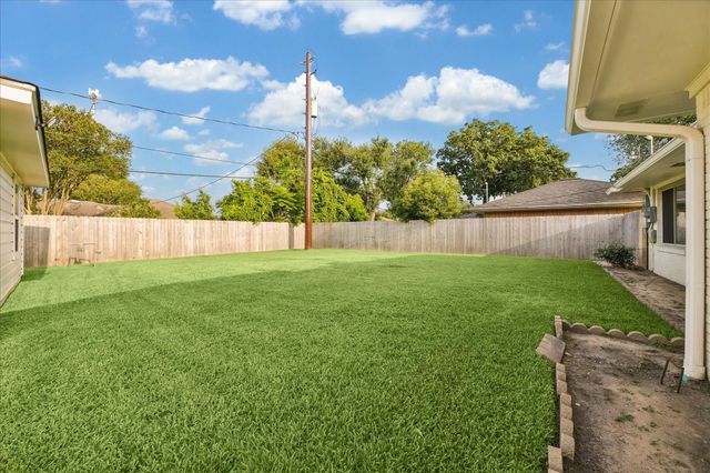 1814 Sea Queen Court, Houston, TX 77008