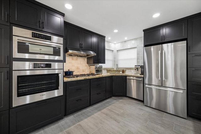 1814 Sea Queen Court, Houston, TX 77008