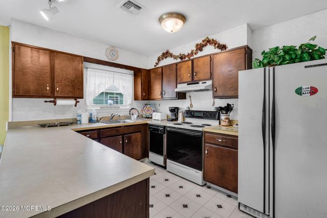 212 Harrington Drive N, Berkeley, NJ 08721