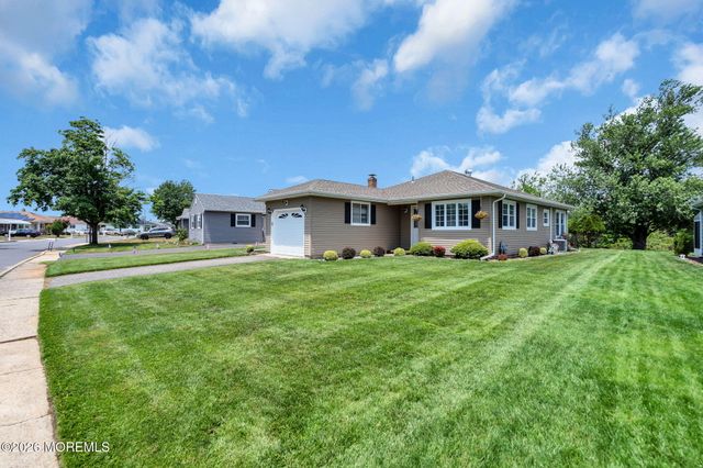 212 Harrington Drive N, Berkeley, NJ 08721
