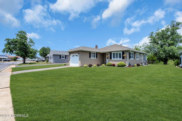 212 Harrington Drive N, Berkeley, NJ 08721