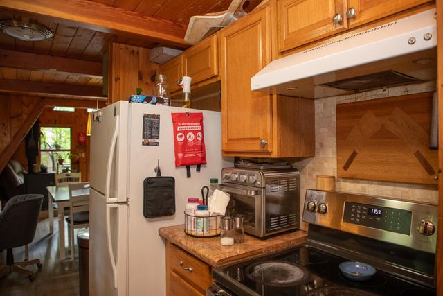 60 Gooseberry Lane, Jay, NY 12941