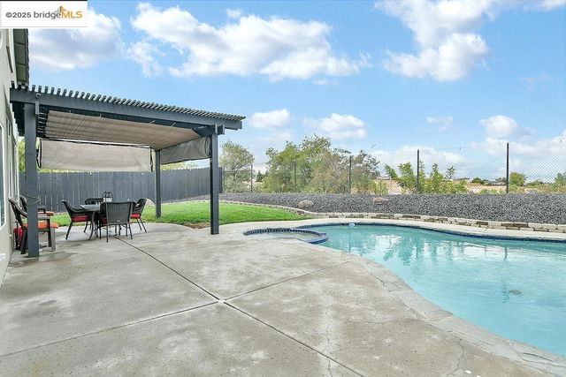 2310 Yorkshire Drive, Antioch, CA 94531