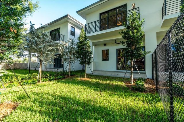 2745 SW 23rd Ter, Miami, FL 33145