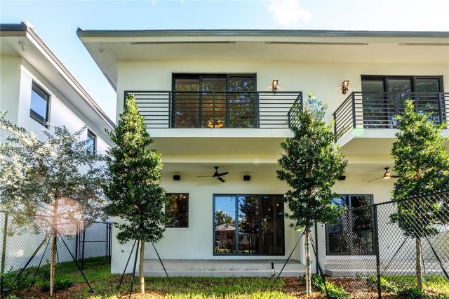 2745 SW 23rd Ter, Miami, FL 33145