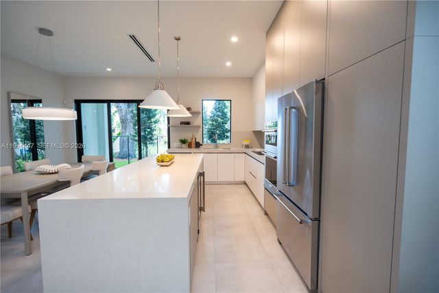 2745 SW 23rd Ter, Miami, FL 33145