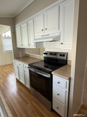 14 Chestnut Drive, Westbrook, CT 06498