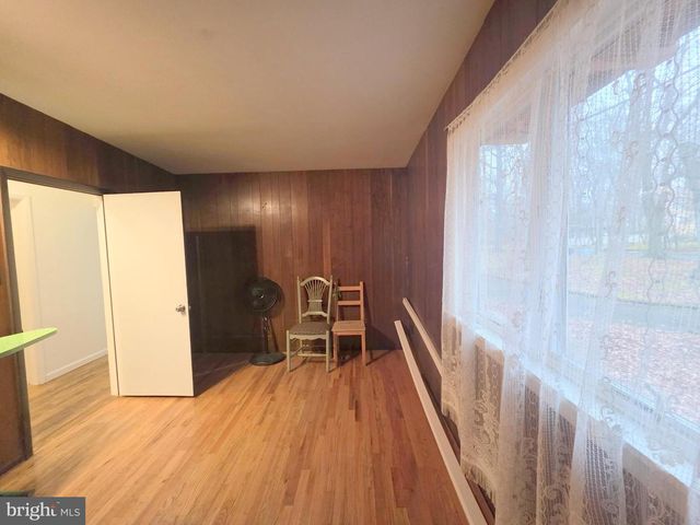 17 CARDINAL DR, Moorestown, NJ 08057