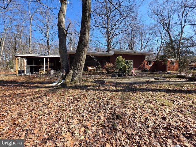 17 CARDINAL DR, Moorestown, NJ 08057