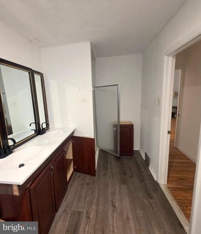 17 CARDINAL DR, Moorestown, NJ 08057