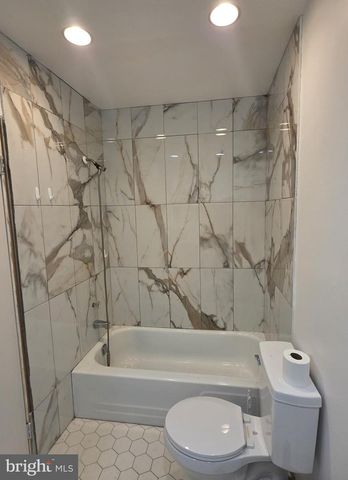 17 CARDINAL DR, Moorestown, NJ 08057