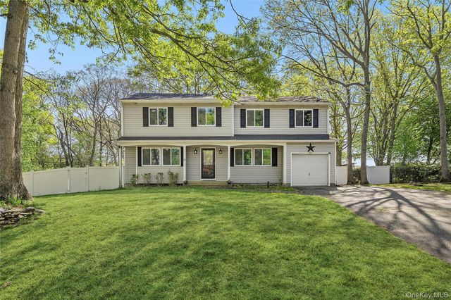 10 Todd Court, Port Jefferson, NY 11776