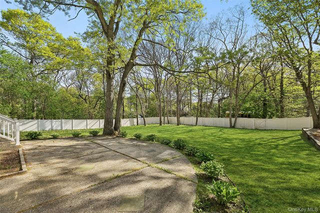 10 Todd Court, Port Jefferson, NY 11776