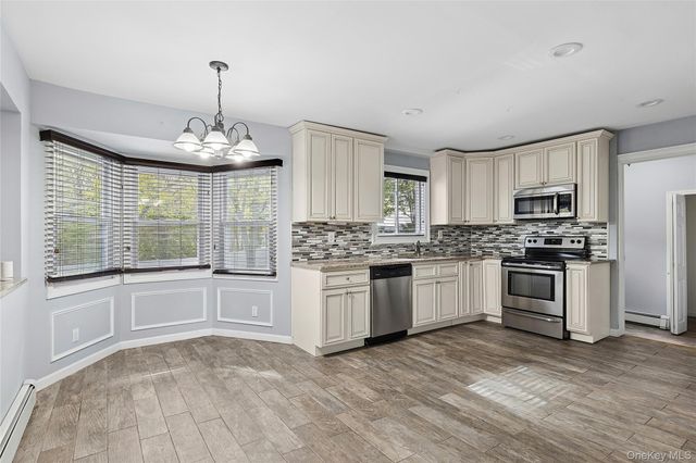 10 Todd Court, Port Jefferson, NY 11776