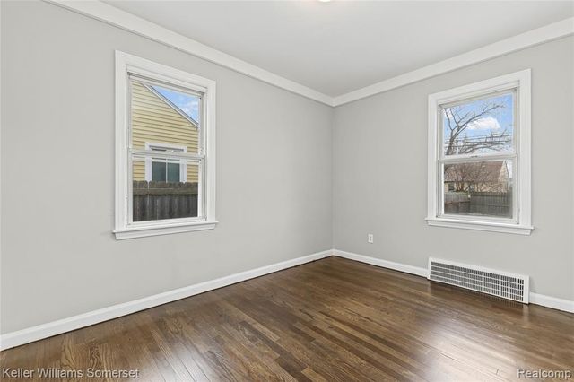 1081 Mill Street, Lincoln Park, MI 48146