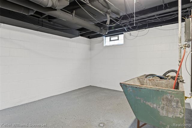 1081 Mill Street, Lincoln Park, MI 48146