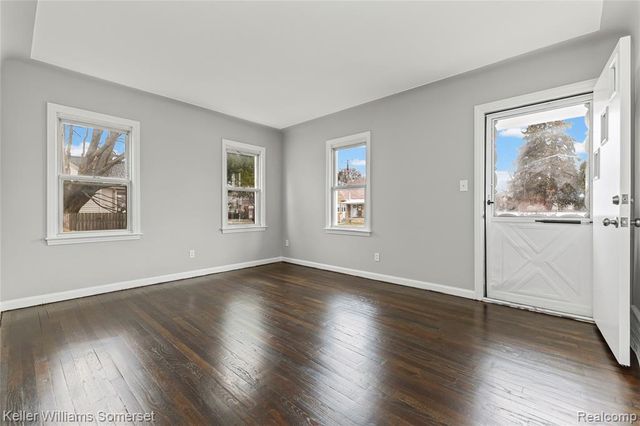 1081 Mill Street, Lincoln Park, MI 48146