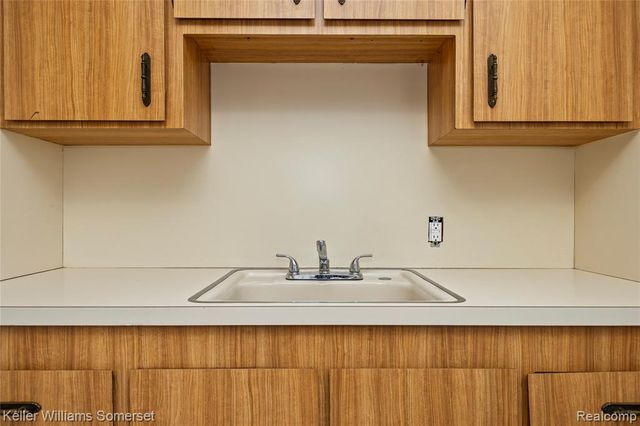 1081 Mill Street, Lincoln Park, MI 48146