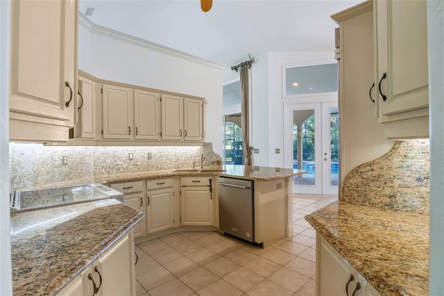 7725 APPLE TREE CIRCLE, Orlando, FL 32819