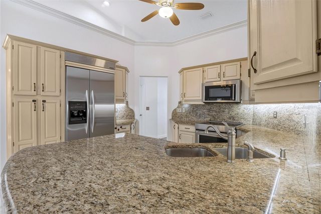 7725 APPLE TREE CIRCLE, Orlando, FL 32819