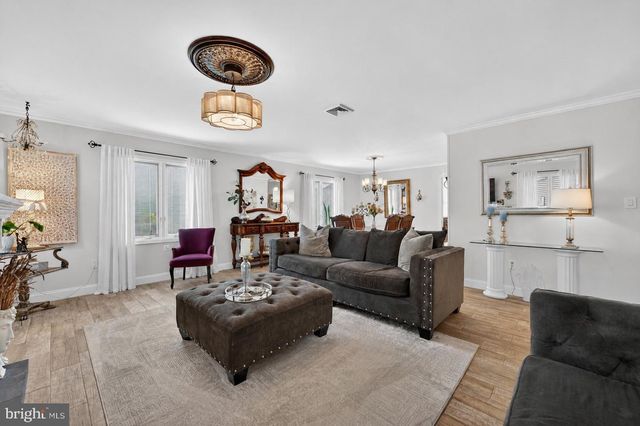 11 INWOOD PL, Aberdeen, NJ 07747