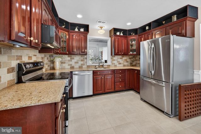 11 INWOOD PL, Aberdeen, NJ 07747