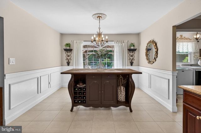 11 INWOOD PL, Aberdeen, NJ 07747