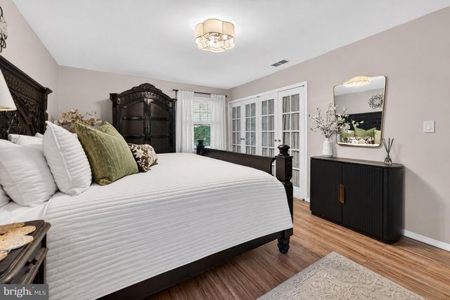 11 INWOOD PL, Aberdeen, NJ 07747