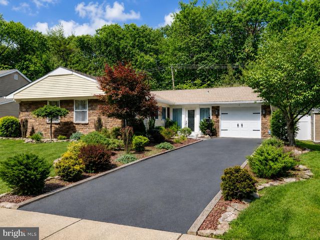 11 INWOOD PL, Aberdeen, NJ 07747