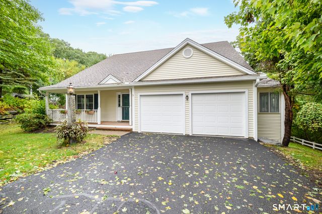 207 Woodlawn Drive 207, Seymour, CT 06483