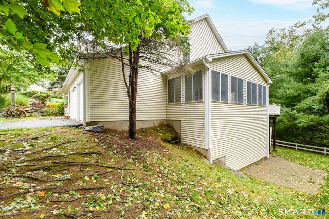 207 Woodlawn Drive 207, Seymour, CT 06483