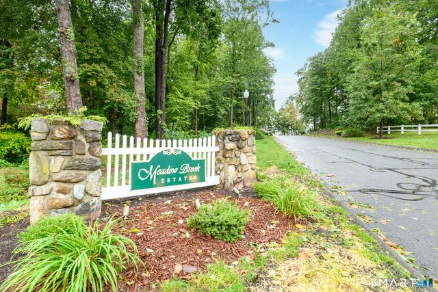 207 Woodlawn Drive 207, Seymour, CT 06483