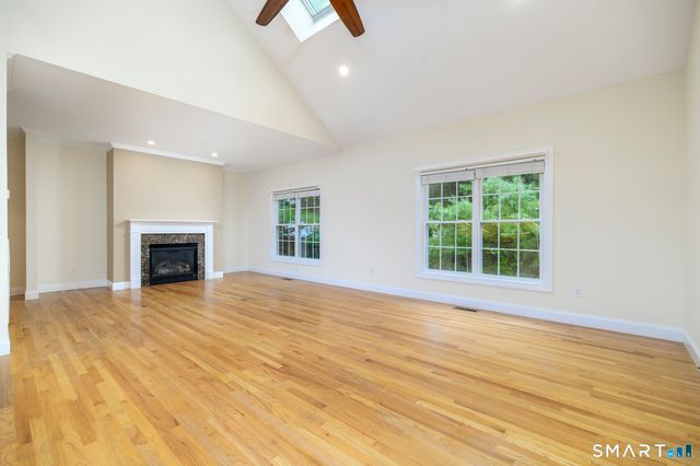 207 Woodlawn Drive 207, Seymour, CT 06483