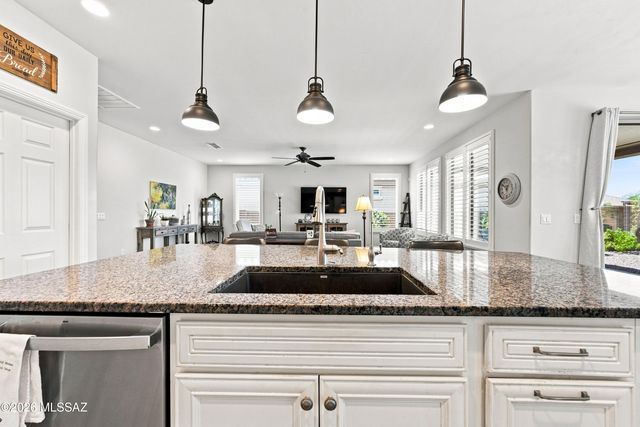 7186 W Cape Final Trail, Marana, AZ 85658