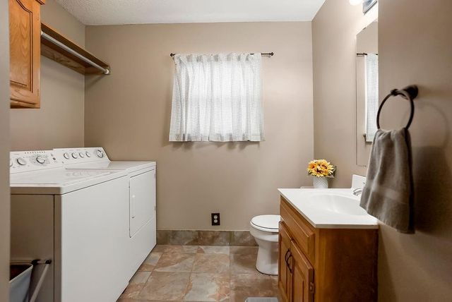 16131 S Matt Court, Olathe, KS 66062