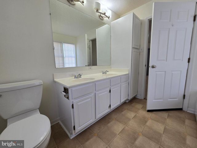 23 LORDSHIP LN, Dover, DE 19901