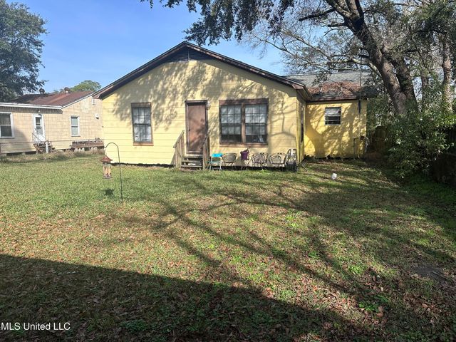 2110 Cleveland Avenue, Pascagoula, MS 39567