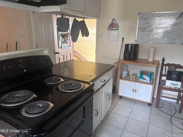 2110 Cleveland Avenue, Pascagoula, MS 39567