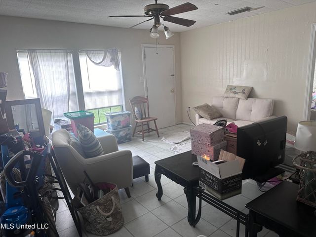 2110 Cleveland Avenue, Pascagoula, MS 39567