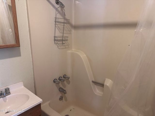 2110 Cleveland Avenue, Pascagoula, MS 39567