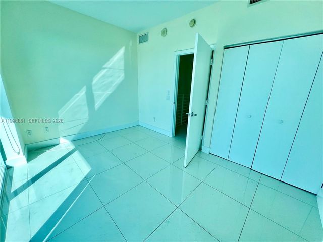 60 SW 13th St 1611, Miami, FL 33130