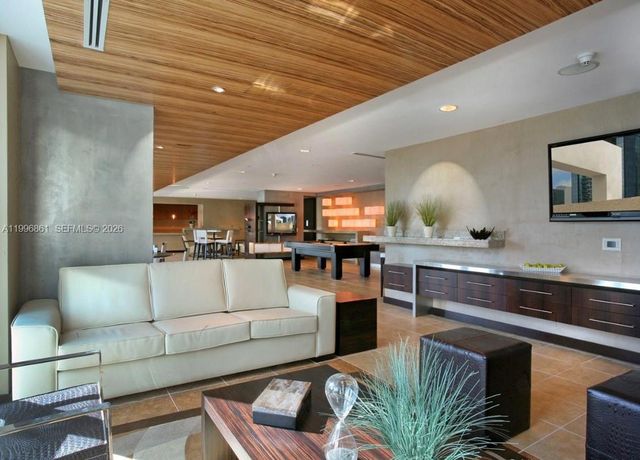 60 SW 13th St 1611, Miami, FL 33130