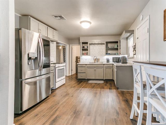 927 E Symmes Street, Norman, OK 73071