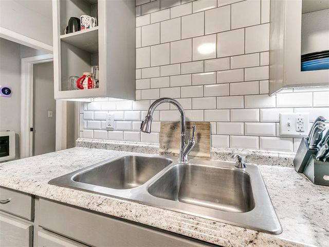 927 E Symmes Street, Norman, OK 73071