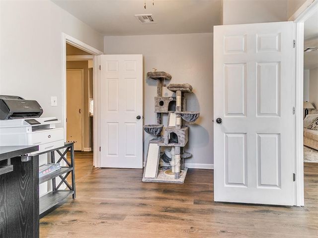 927 E Symmes Street, Norman, OK 73071