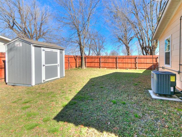 927 E Symmes Street, Norman, OK 73071