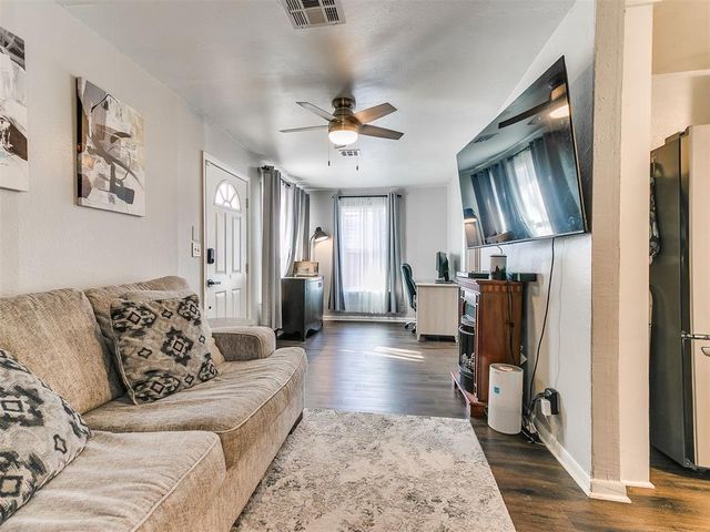 927 E Symmes Street, Norman, OK 73071