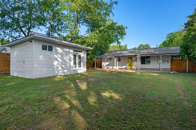3203 Dolphin DR, Austin, TX 78704